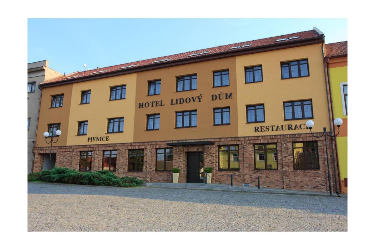 Hotel Lidovy Dum Бзенец Экстерьер фото
