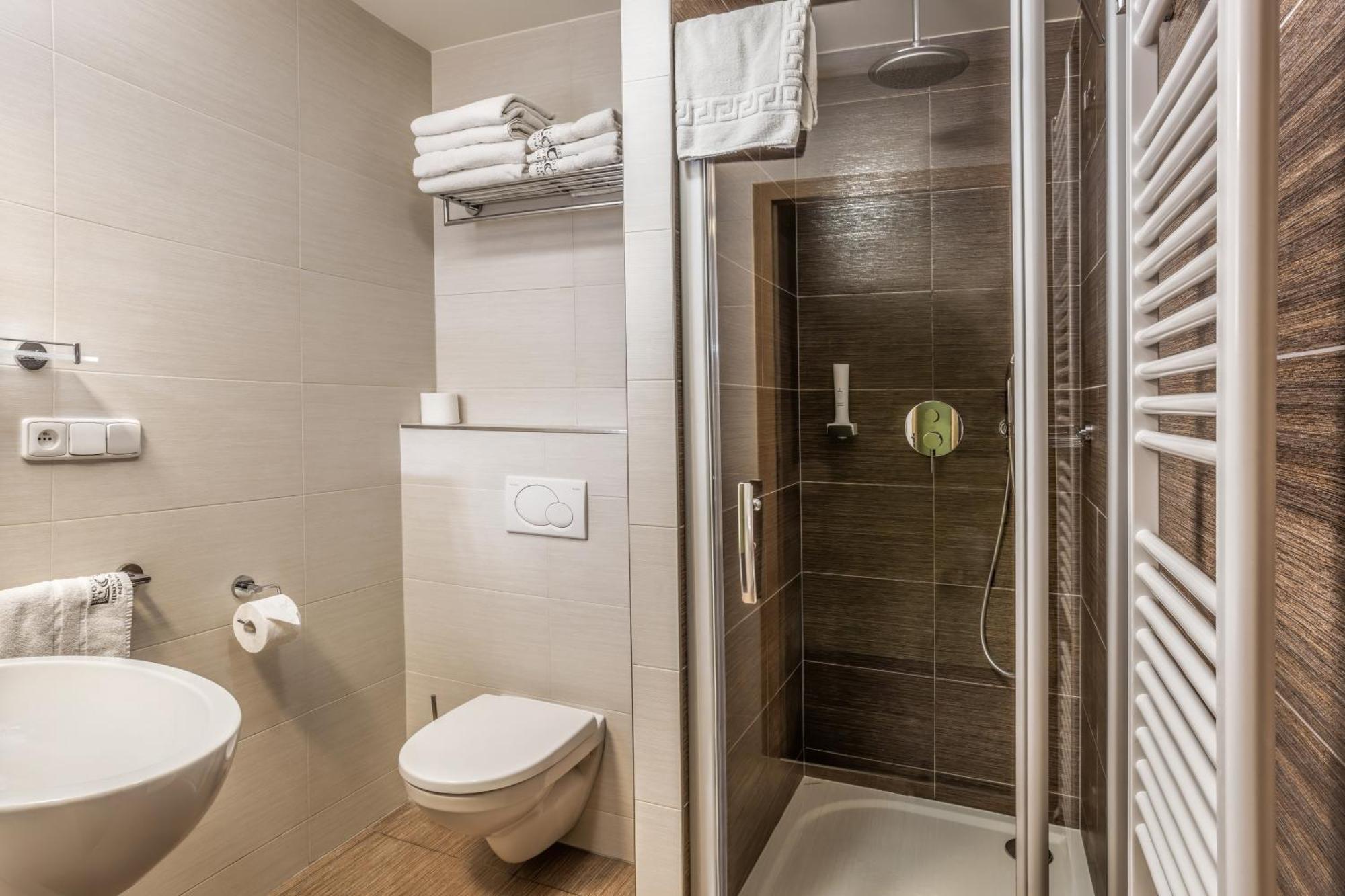 Hotel Lidovy Dum Бзенец Экстерьер фото