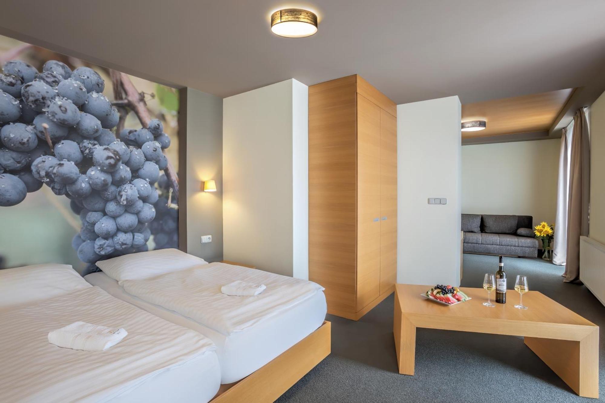 Hotel Lidovy Dum Бзенец Экстерьер фото